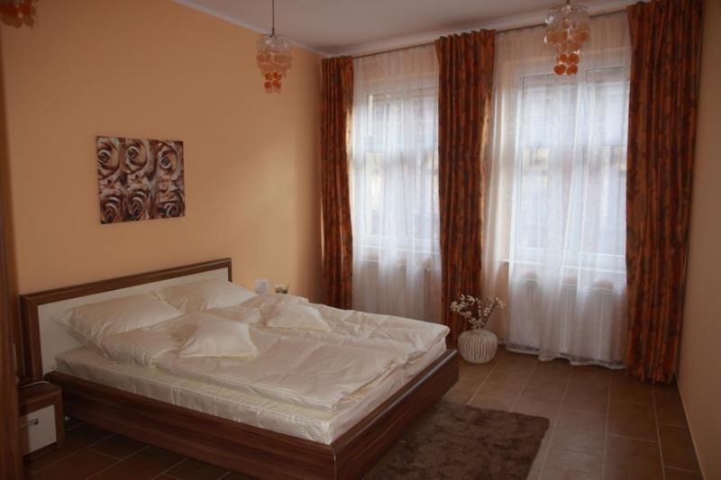 Apart-Lux Aparthotel Bytom Quarto foto